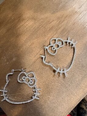 Hello kitty earrings